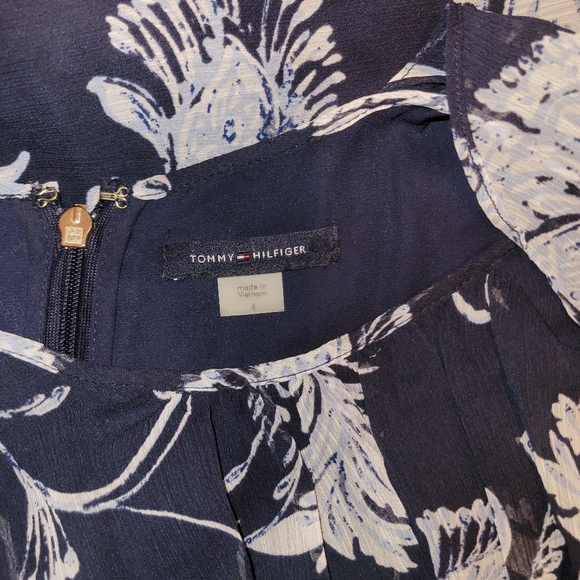 Dress - Picture 4 of 4